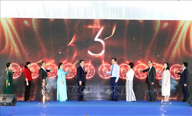 Nghi lễ nhấn nút khánh thành và khai giảng trường Trung cấp kỹ năng chuyên nghiệp Nhật Bản đầu tiên tại Đồng bằng sông Cửu Long tổ chức tại phường Mỹ Xuyên, thành phố Cần Thơ. Ảnh: Trung Hiếu - TTXVN