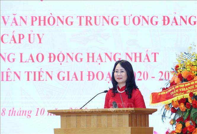 Đồng chí Lâm Thị Phương Thanh, Uỷ viên Trung ương Đảng, Phó Chánh Văn phòng Thường trực Văn phòng Trung ương Đảng phát động thi đua. Ảnh: Phương Hoa - TTXVN