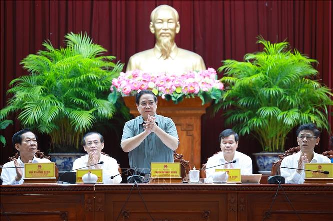 Thủ tướng Phạm Minh Chính và Đoàn đại biểu Quốc hội thành phố Cần Thơ tiếp xúc cử tri trước Kỳ họp thứ 10, Quốc hội khóa XV. Ảnh: Dương Giang-TTXVN