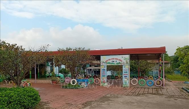 Dù còn khó khăn nhưng trường mầm non Định Hải, tỉnh Thanh Hóa đang nỗ lực xây dựng trường chuẩn quốc gia. Ảnh: Nguyễn Nam-TTXVN
