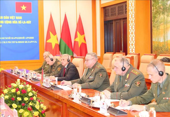 Thiếu tướng Muraveiko Pavel Nikolaevich, Tổng Tham mưu trưởng các Lực lượng vũ trang, Thứ trưởng thứ nhất Bộ Quốc phòng Belarus phát biểu tại hội đàm. Ảnh: Trọng Đức - TTXVN
