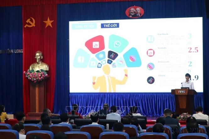 Sở Thông tin và Truyền thông tỉnh Vĩnh Long tổ chức Hội thảo an toàn thông tin năm 2024, với chủ đề “Hạn chế lộ lọt thông tin và phòng chống lừa đảo trực tuyến” (8/11/2024). Ảnh: Phạm Minh Tuấn-TTXVN