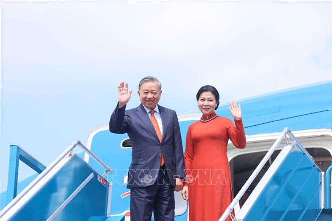 Lễ tiễn Tổng Bí thư Ban Chấp hành Trung ương Đảng Cộng sản Việt Nam Tô Lâm và Phu nhân tại sân bay quốc tế Nội Bài. Ảnh: Thống Nhất - TTXVN