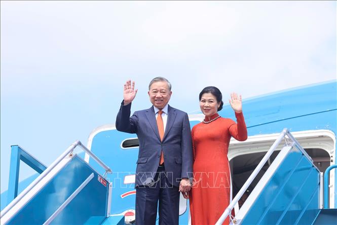 Lễ tiễn Tổng Bí thư Ban Chấp hành Trung ương Đảng Cộng sản Việt Nam Tô Lâm và Phu nhân tại sân bay quốc tế Nội Bài. Ảnh: Thống Nhất – TTXVN