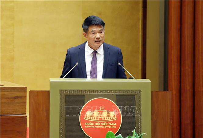 Viện trưởng Viện Kiểm sát nhân dân tối cao Nguyễn Huy Tiến trình bày Báo cáo công tác nhiệm kỳ 2021-2026 của Viện kiểm sát nhân dân tối cao. Ảnh: Phạm Kiên - TTXVN