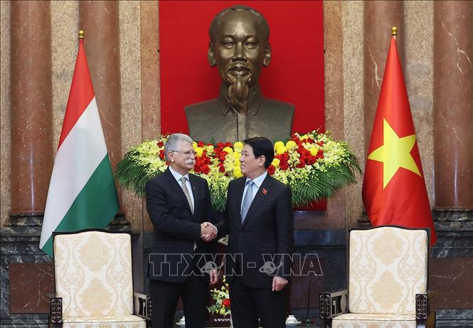 Chủ tịch nước Lương Cường tiếp Chủ tịch Quốc hội Hungary Kover Laszlo. Ảnh: Lâm Khánh - TTXVN