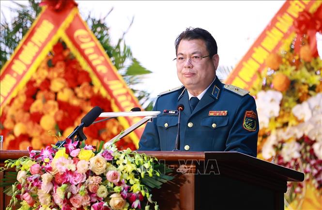 Thiếu tướng Vũ Hồng Sơn, Tư lệnh Quân chủng Phòng không - Không quân trình bày Diễn văn tại lễ kỷ niệm. Ảnh: Dương Giang-TTXVN 