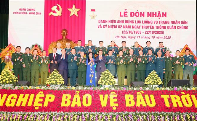 Thủ tướng Phạm Minh Chính và các đại biểu dự lễ Kỷ niệm. Ảnh: Trọng Đức - TTXVN