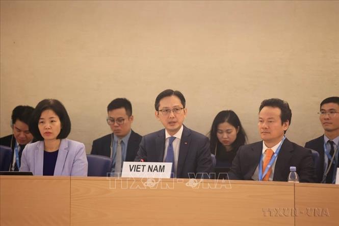 Thứ trưởng Bộ Ngoại giao Đỗ Hùng Việt tham gia Phiên đối thoại về Báo cáo quốc gia của Việt Nam theo Cơ chế rà soát định kỳ phổ quát (UPR) chu kỳ 4 của Hội đồng Nhân quyền Liên hợp quốc, diễn ra tại Trụ sở Liên hợp quốc ở Geneva (Thụy Sĩ, 7/5/2024). Ảnh: Anh Hiển-TTXVN
