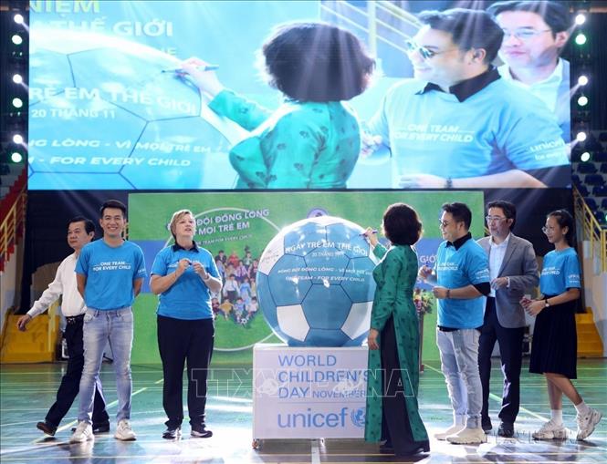 UBND thành phố Đà Nẵng và Quỹ Nhi đồng Liên hợp quốc (UNICEF) Việt Nam phối hợp tổ chức Lễ kỷ niệm Ngày Trẻ em Thế giới năm 2022, với thông điệp “Đồng đội, đồng lòng vì mọi trẻ em”. Ảnh: Trần Lê Lâm - TTXVN