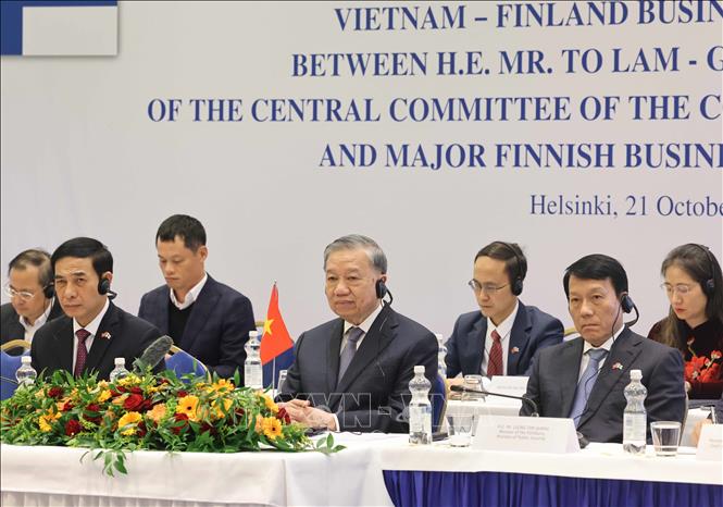 Tổng Bí thư Tô Lâm gặp một số doanh nghiệp tiêu biểu của Phần Lan tại thủ đô Helsinki, ngày 21/10/2025. Ảnh: Thống Nhất – TTXVN