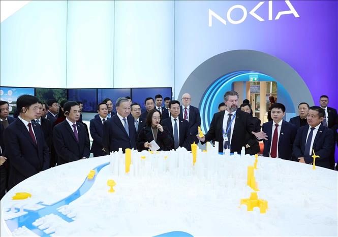 Tổng Bí thư Tô Lâm thăm Trung tâm trải nghiệm - Trụ sở Công ty Nokia. Ảnh: Thống Nhất – TTXVN
