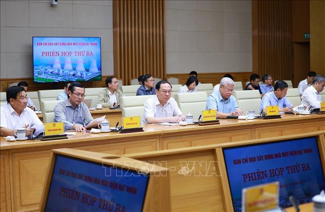 Các đại biểu tham dự phiên họp lần thứ ba của Ban Chỉ đạo xây dựng nhà máy điện hạt nhân. Ảnh: Dương Giang-TTXVN
