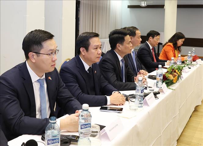 Đại biểu đoàn VIệt Nam dự buổi tiếp của Tổng Bí thư Tô Lâm. Ảnh: Thống Nhất – TTXVN
