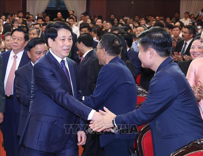 Chủ tịch nước Lương Cường dự Lễ trao giải Cuộc thi chính luận về bảo vệ nền tảng tư tưởng của Đảng lần thứ năm. Ảnh: Lâm Khánh - TTXVN