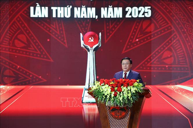 Đồng chí Nguyễn Xuân Thắng, Ủy viên Bộ Chính trị, Giám đốc Học viện Chính trị quốc gia Hồ Chí Minh, Chủ tịch Hội đồng Lý luận Trung ương, Phó Trưởng Ban Chỉ đạo 35 Trung ương, Trưởng Ban Chỉ đạo Cuộc thi phát biểu tổng kết Cuộc thi. Ảnh: Văn Điệp – TTXVN