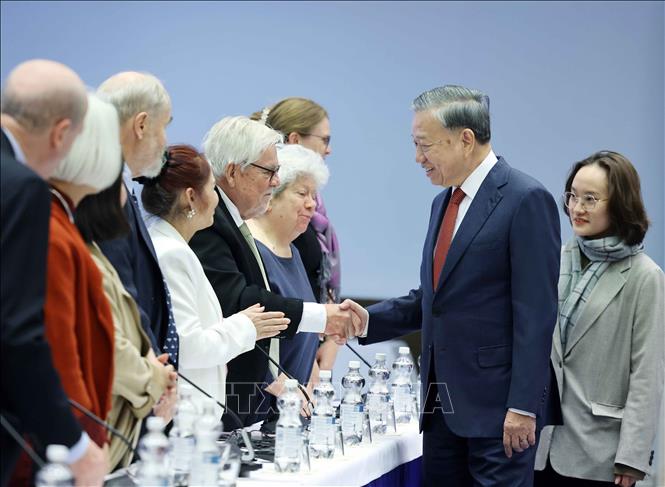 Party General Secretary To Lam receeives representatives of the Finland-Vietnam Friendship Association and Finnish experts. VNA Photo: Thống Nhất