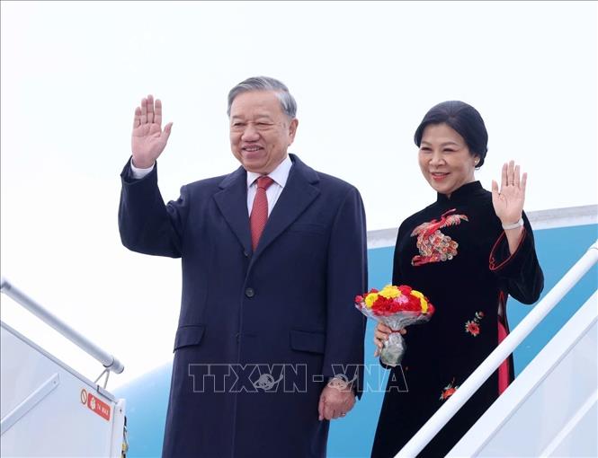 Party General Secretary To Lam and his spouse leave Finland for a visit to Bulgaria. VNA Photo: Thống Nhất