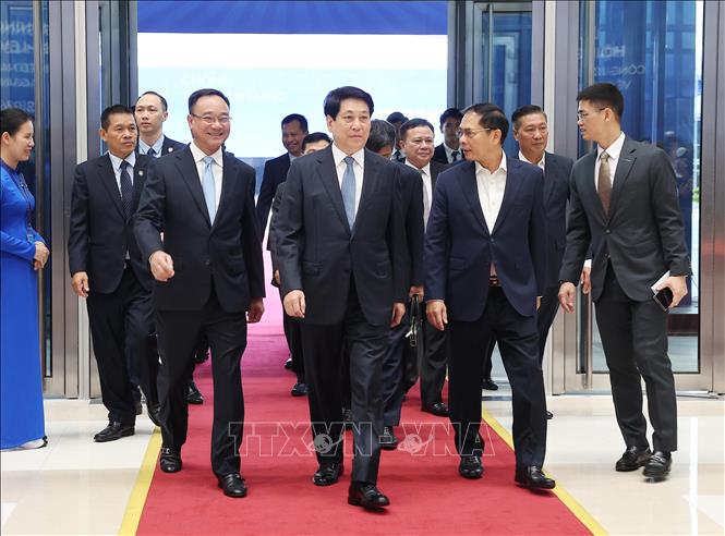 Chủ tịch nước Lương Cường kiếm tra công tác chuẩn bị và tổng duyệt Lễ mở ký Công ước Liên hợp quốc về chống tội phạm mạng (Công ước Hà Nội) tại Trung tâm Hội nghị Quốc Gia (Mỹ Đình, Hà Nội). Ảnh: Lâm Khánh - TTXVN