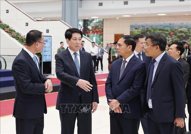 President Luong Cuong inspects preparations and chairs the rehearsal for the signing ceremony of the UN Convention against Cybercrime (Hanoi Convention) at the National Convention Center (My Dinh, Hanoi). Photo: Lam Khanh – VNA