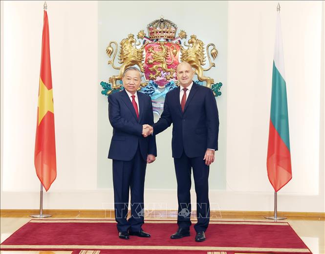 Tổng Bí thư Tô Lâm và Tổng thống Cộng hòa Bulgaria Rumen Radev tại Phủ Tổng thống. Ảnh: Thống Nhất – TTXVN