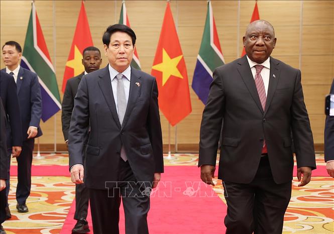 Chủ tịch nước Lương Cường và Tổng thống Nam Phi Matamela Cyril Ramaphosa dự tiệc chiêu đãi. Ảnh: Lâm Khánh – TTXVN