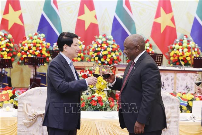 Chủ tịch nước Lương Cường chiêu đãi chào mừng Tổng thống Nam Phi Matamela Cyril Ramaphosa thăm cấp Nhà nước đến Việt Nam. Ảnh: Lâm Khánh – TTXVN