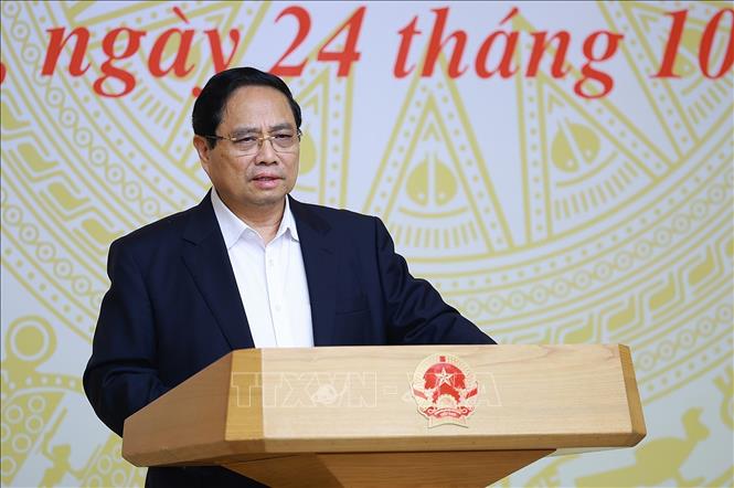 Thủ tướng Phạm Minh Chính làm việc về các giải pháp “phát triển đột phá nhà ở xã hội”. Ảnh: Dương Giang - TTXVN