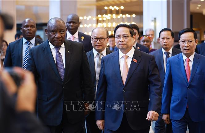 Thủ tướng Phạm Minh Chính và Tổng thống Nam Phi Matamela Cyril Ramaphosa dự Diễn đàn doanh nghiệp Việt Nam-Nam Phi. Ảnh: Dương Giang- TTXVN