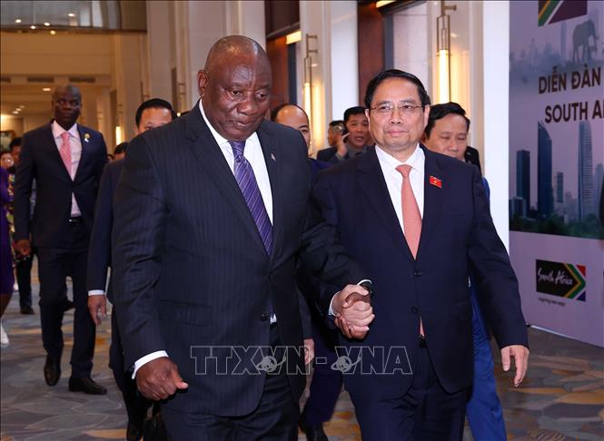 Thủ tướng Phạm Minh Chính và Tổng thống Nam Phi Matamela Cyril Ramaphosa tại Diễn đàn doanh nghiệp Việt Nam-Nam Phi. Ảnh: Văn Điệp - TTXVN