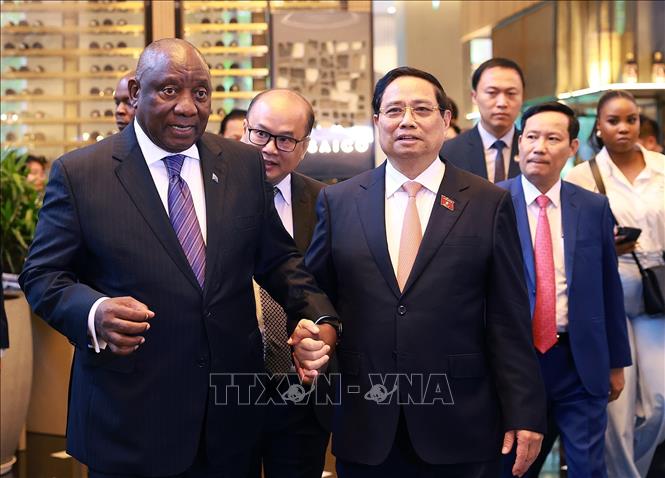 Thủ tướng Phạm Minh Chính và Tổng thống Nam Phi Matamela Cyril Ramaphosa dự Diễn đàn doanh nghiệp Việt Nam-Nam Phi. Ảnh: Dương Giang- TTXVN