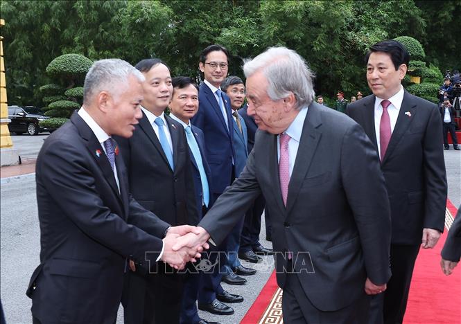 Chủ tịch nước Lương Cường và Tổng Thư ký Liên hợp quốc António Guterres với các đại biểu. Ảnh: Lâm Khánh – TTXVN
