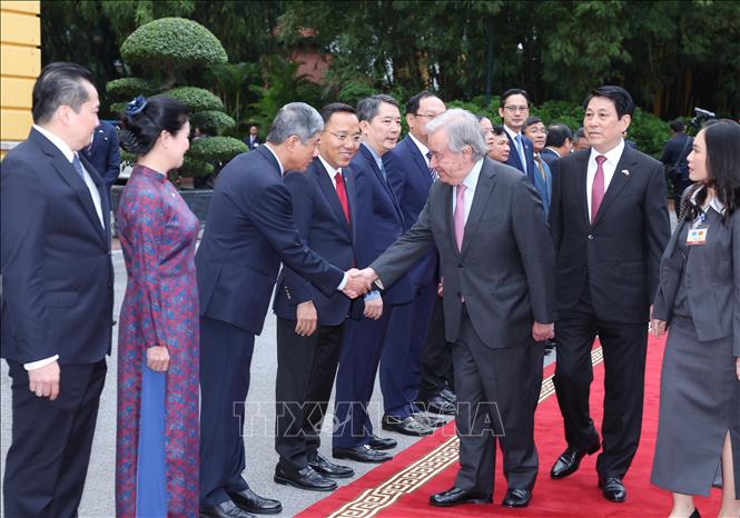 Chủ tịch nước Lương Cường và Tổng Thư ký Liên hợp quốc António Guterres với các đại biểu. Ảnh: Lâm Khánh – TTXVN