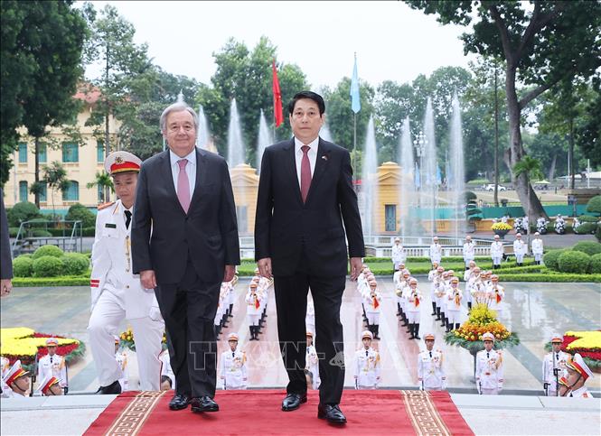 Chủ tịch nước Lương Cường đón Tổng Thư ký Liên hợp quốc António Guterres tại Phủ Chủ tịch. Ảnh: Lâm Khánh - TTXVN