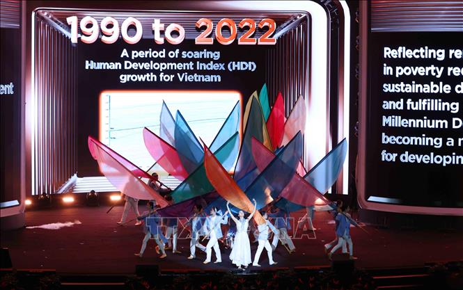 An art performance at the opening session of the signing ceremony of the United Nations Convention against Cybercrime (also known as Hanoi Convention). VNA Photo