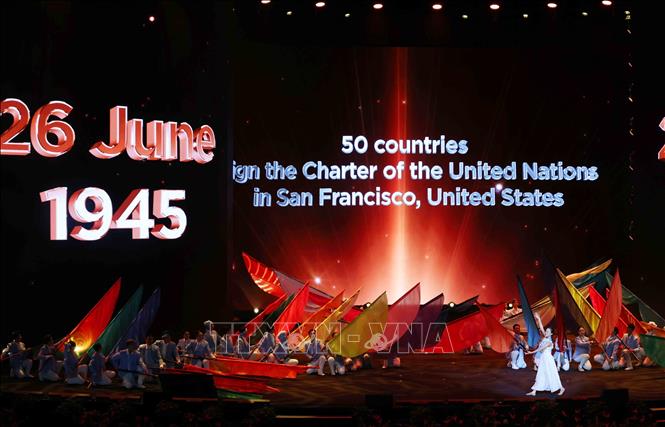 An art performance at the opening session of the signing ceremony of the United Nations Convention against Cybercrime (also known as Hanoi Convention). VNA Photo
