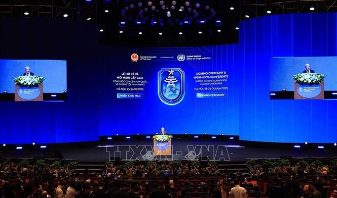 Vietnamese State President Luong Cuong delivers remarks at the opening session of the signing ceremony of the United Nations Convention against Cybercrime (the Hanoi Convention). VNA Photo