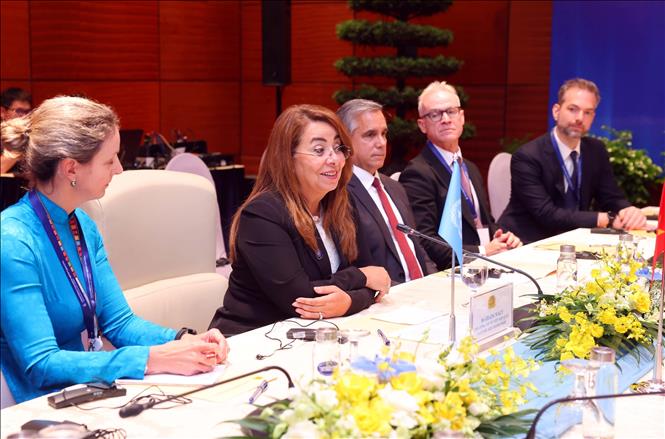 Bà Ghada Waly, Phó Tổng Thư ký Liên hợp quốc, Giám đốc điều hành Văn phòng Liên hợp quốc về phòng, chống ma túy và tội phạm (UNODC) phát biểu tại cuộc hội kiến Bộ trưởng Bộ Công an Lương Tam Quang. Ảnh: Phạm Kiên - TTXVN