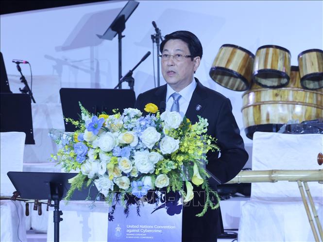 Chủ tịch nước Lương Cường phát biểu chào mừng các đoàn tham dự Lễ mở ký và Hội nghị cấp cao Công ước của Liên hợp quốc về chống tội phạm mạng (Công ước Hà Nội). Ảnh: Lâm Khánh - TTXVN