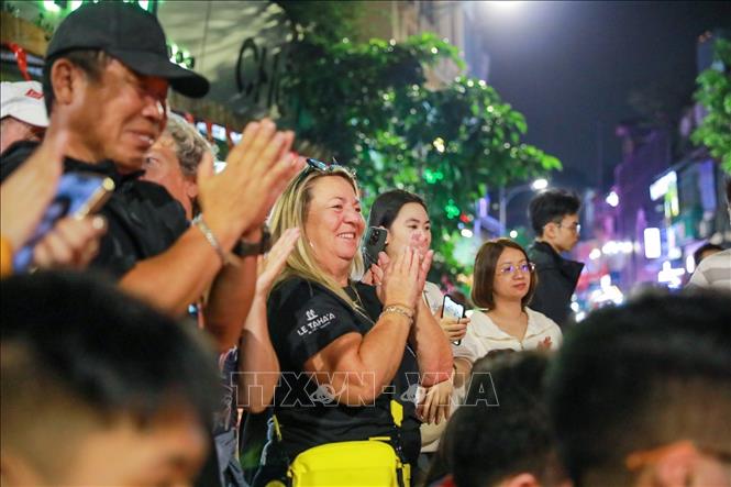 Không gian nghệ thuật truyền thống nhận được nhiều sự quan tâm của người dân và du khách. Ảnh: Khánh Hoà - TTXVN