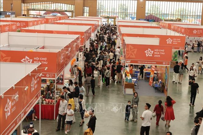 Một góc gian hàng tại hội chợ. Ảnh: Trần Việt - TTXVN