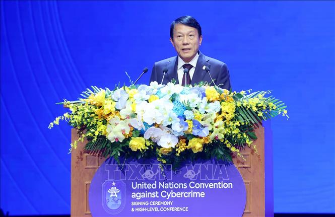 Đại tướng Lương Tam Quang, Bộ trưởng Bộ Công an Việt Nam phát biểu bế mạc Lễ mở ký Công ước của Liên hợp quốc về chống tội phạm mạng. Ảnh: Phạm Kiên - TTXVN