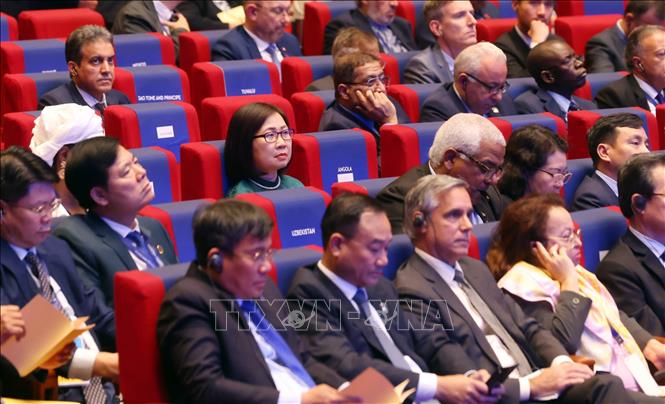 Các đại biểu trong nước và quốc tế tham dự Phiên bế mạc Lễ mở ký Công ước của Liên hợp quốc về chống tội phạm mạng (Công ước Hà Nội). Ảnh: TTXVN