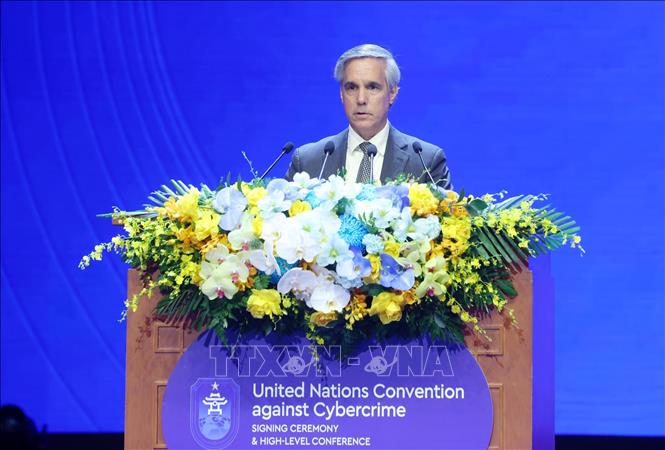 Ông John Brandolino, đại diện Cơ quan Phòng chống Ma túy và Tội phạm của Liên hợp huốc (UNODC) phát biểu. Ảnh: Phạm Kiên - TTXVN