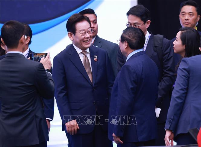 Prime Minister Pham Minh Chinh and RoK President Lee Jae Myung at the 26th ASEAN-RoK Summit. Photo: Dương Giang-VNA