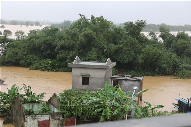 Vùng Duy Xuyên, thành phố Đà Nẵng bị ngập sâu trong nước. Ảnh: Anh Dũng – TTXVN