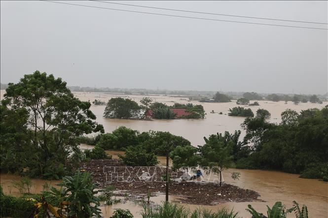 Vùng Duy Xuyên, thành phố Đà Nẵng bị ngập sâu trong nước. Ảnh: Anh Dũng – TTXVN