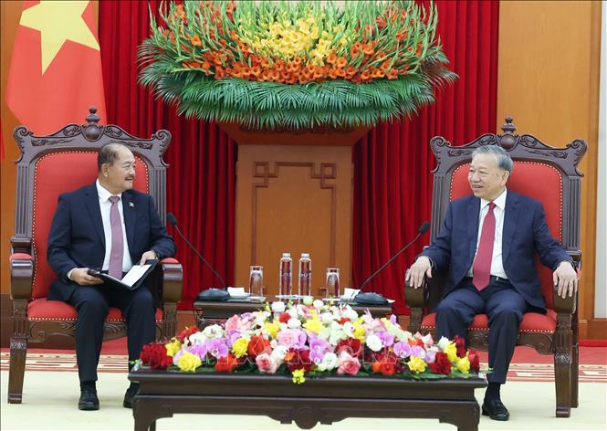 Tổng Bí thư Tô Lâm tiếp đồng chí Kikeo Khaykhamphithoune, Uỷ viên Bộ Chính trị, Phó Thủ tướng Lào. Ảnh: Thống Nhất – TTXVN