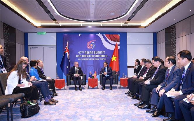 Thủ tướng Phạm Minh Chính gặp Thủ tướng Australia Anthony Albanese. Ảnh: Dương Giang-TTXVN 