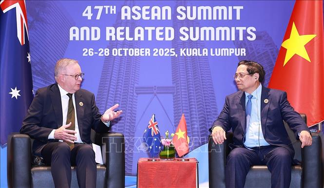Thủ tướng Phạm Minh Chính gặp Thủ tướng Australia Anthony Albanese. Ảnh: Dương Giang-TTXVN 